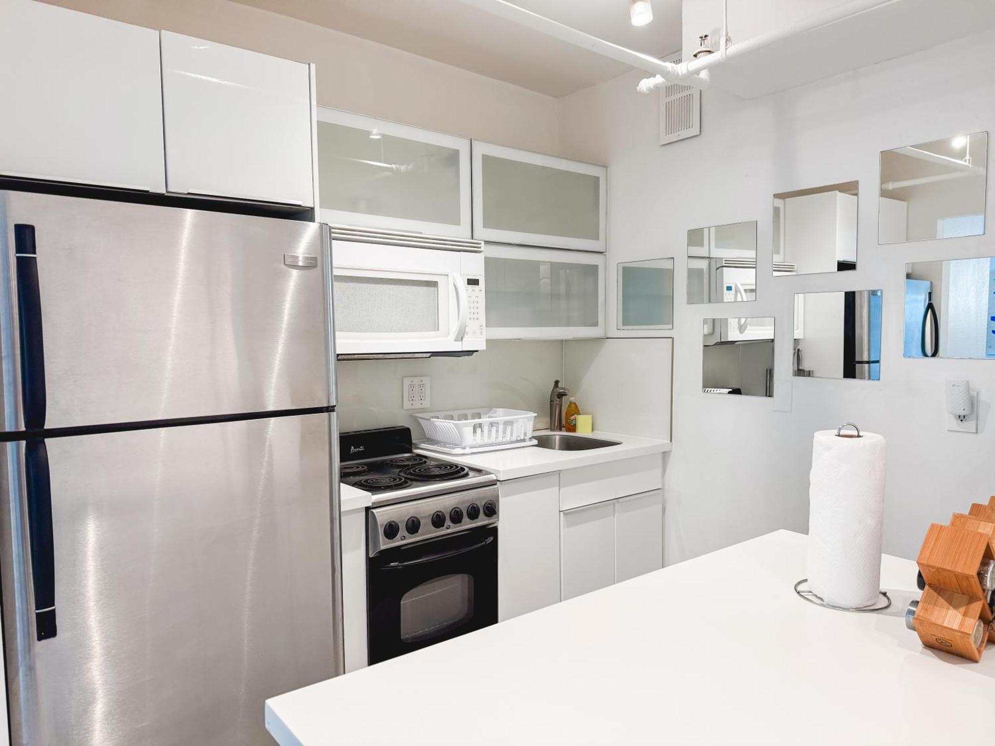 2 Bedroom On The ! Apartment