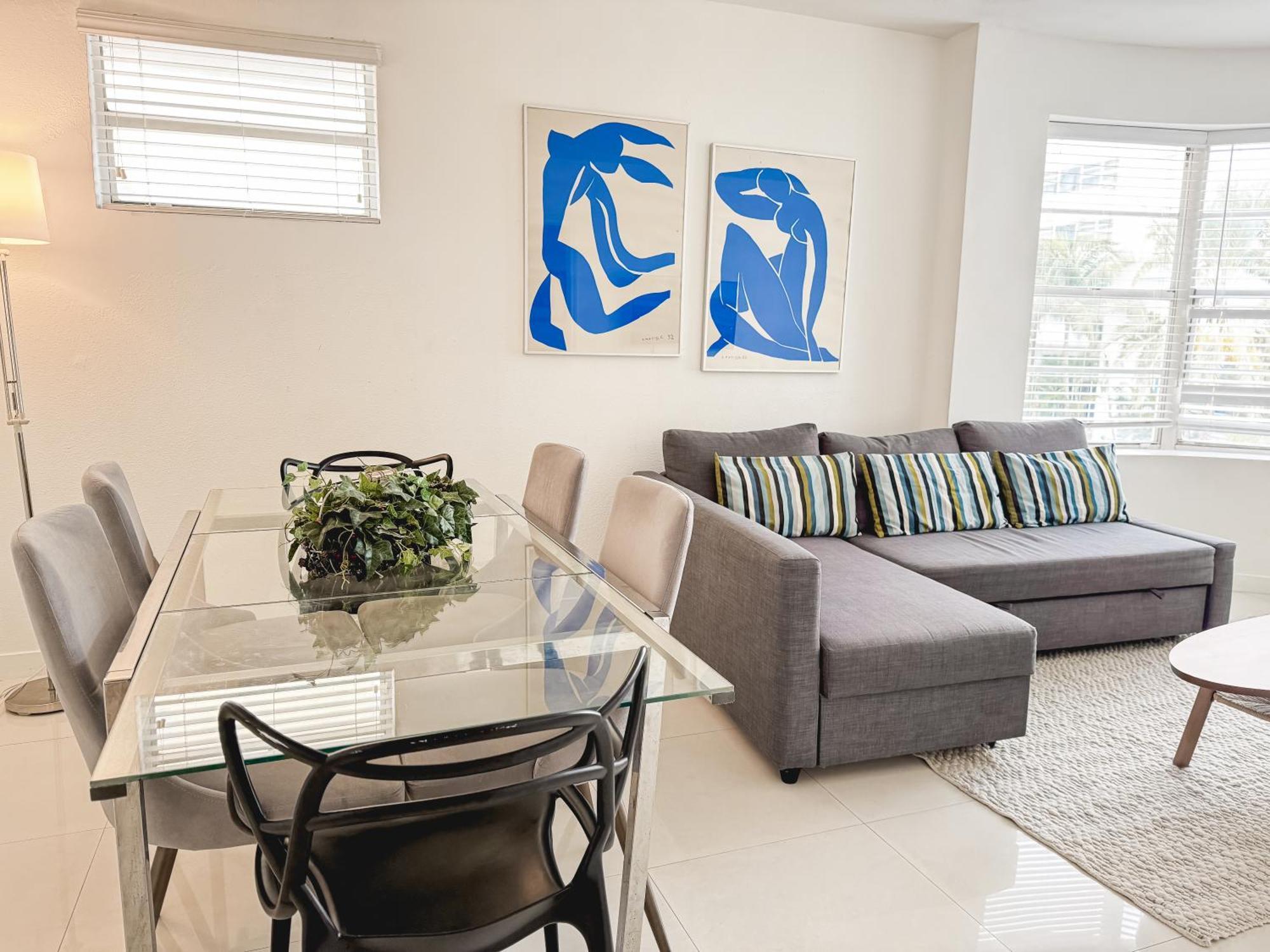 2 Bedroom On The ! Apartment *