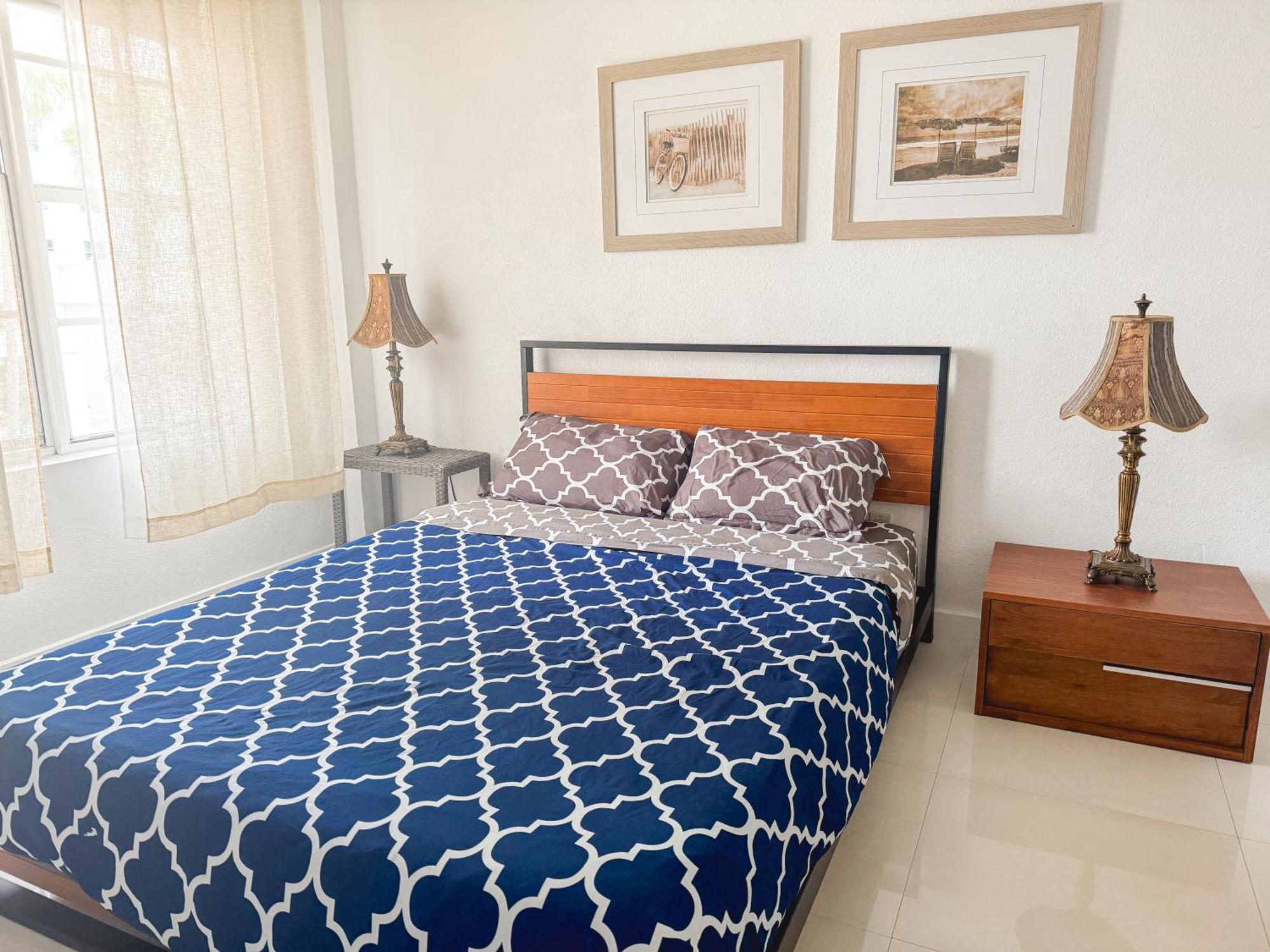 Apartment 2 Bedroom On The ! *