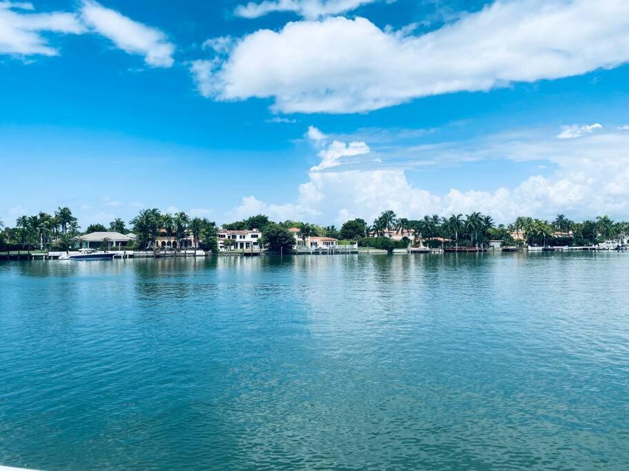 1Br 2Ba Beach Condo Parking Wifi Apartment *
