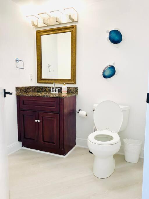 Apartment 1Br 2Ba Beach Condo Parking Wifi *