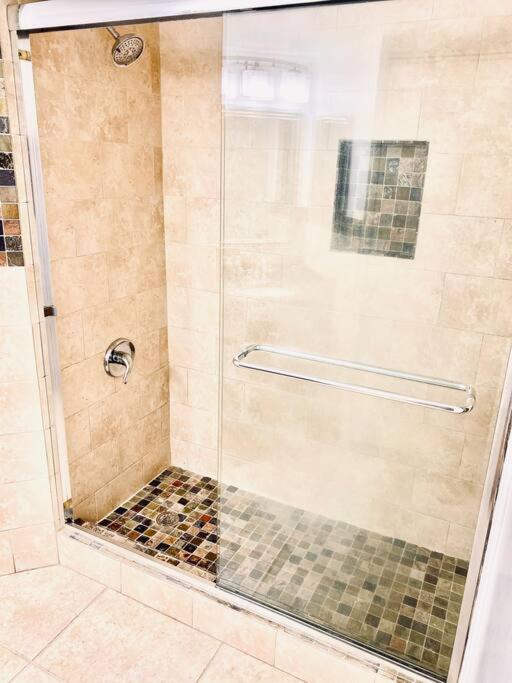 1Br 2Ba Beach Condo Parking Wifi