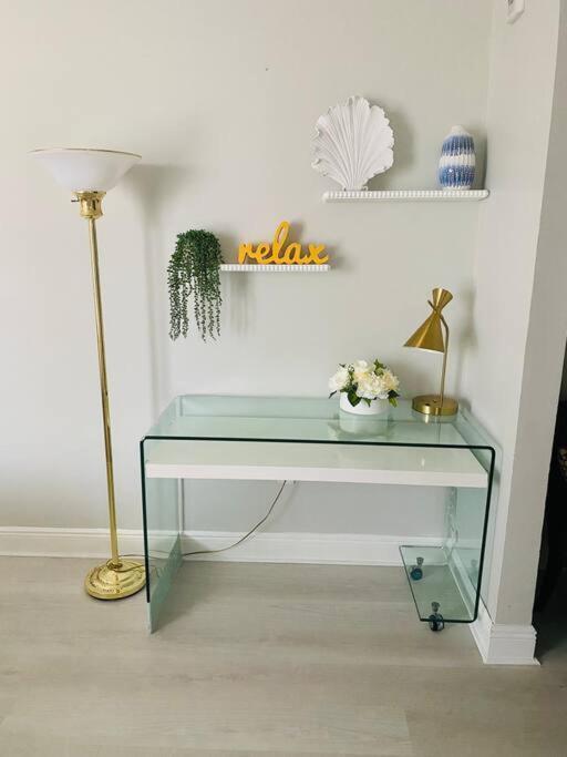 Apartment 1Br 2Ba Beach Condo Parking Wifi *