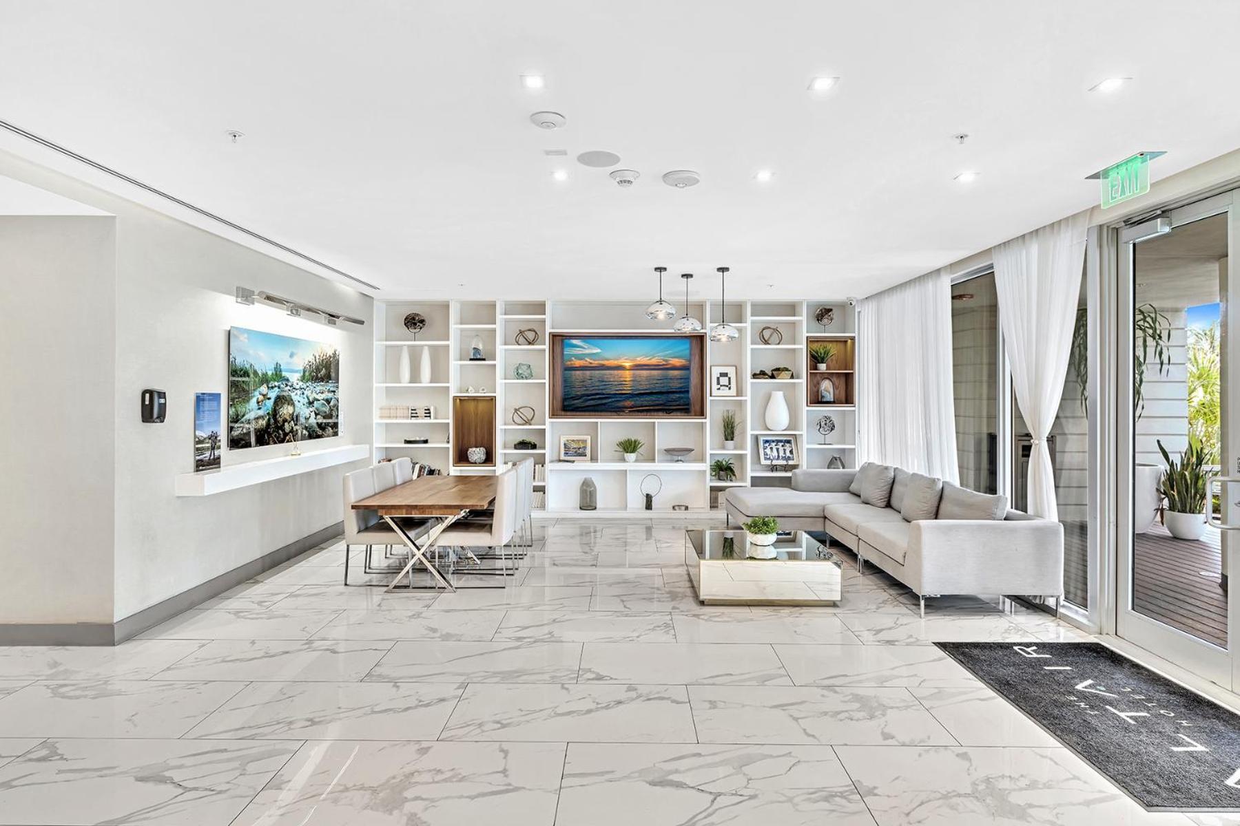Grand Deluxe Two Bedroom With Balcony Water Views, Corner *