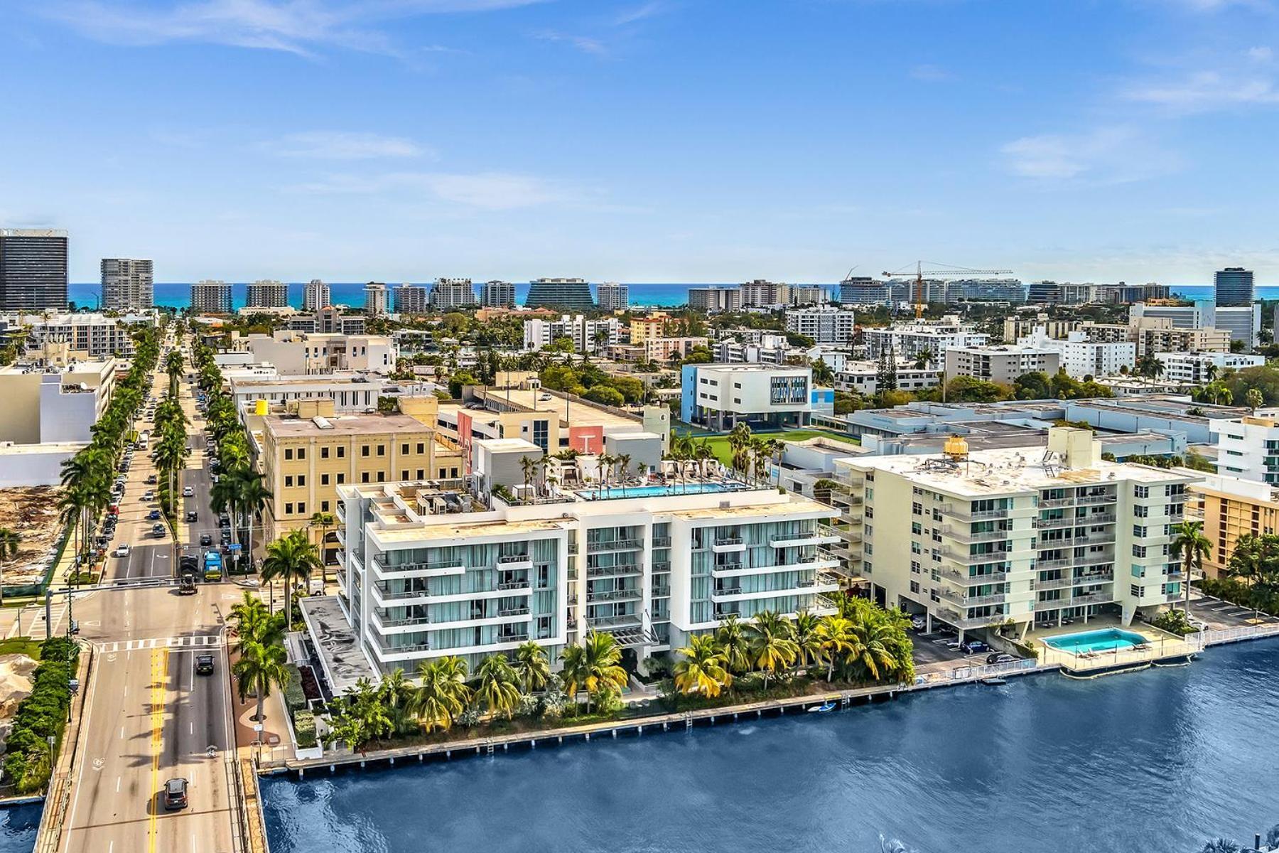 Grand Deluxe Two Bedroom With Balcony Water Views, Corner Apartment Miami Beach