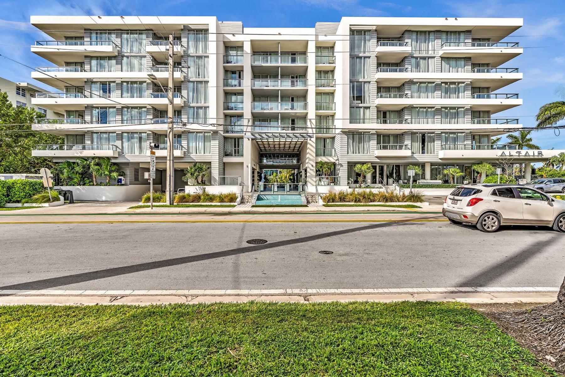 Grand Deluxe Two Bedroom With Balcony Water Views, Corner *