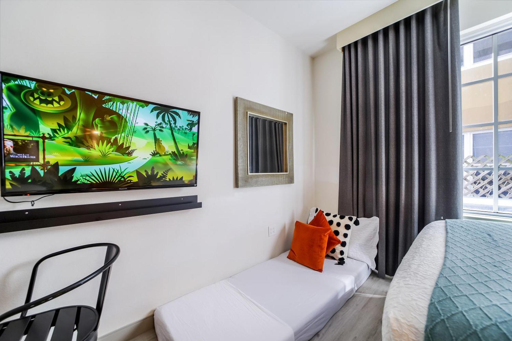 Claremont Aparthotel