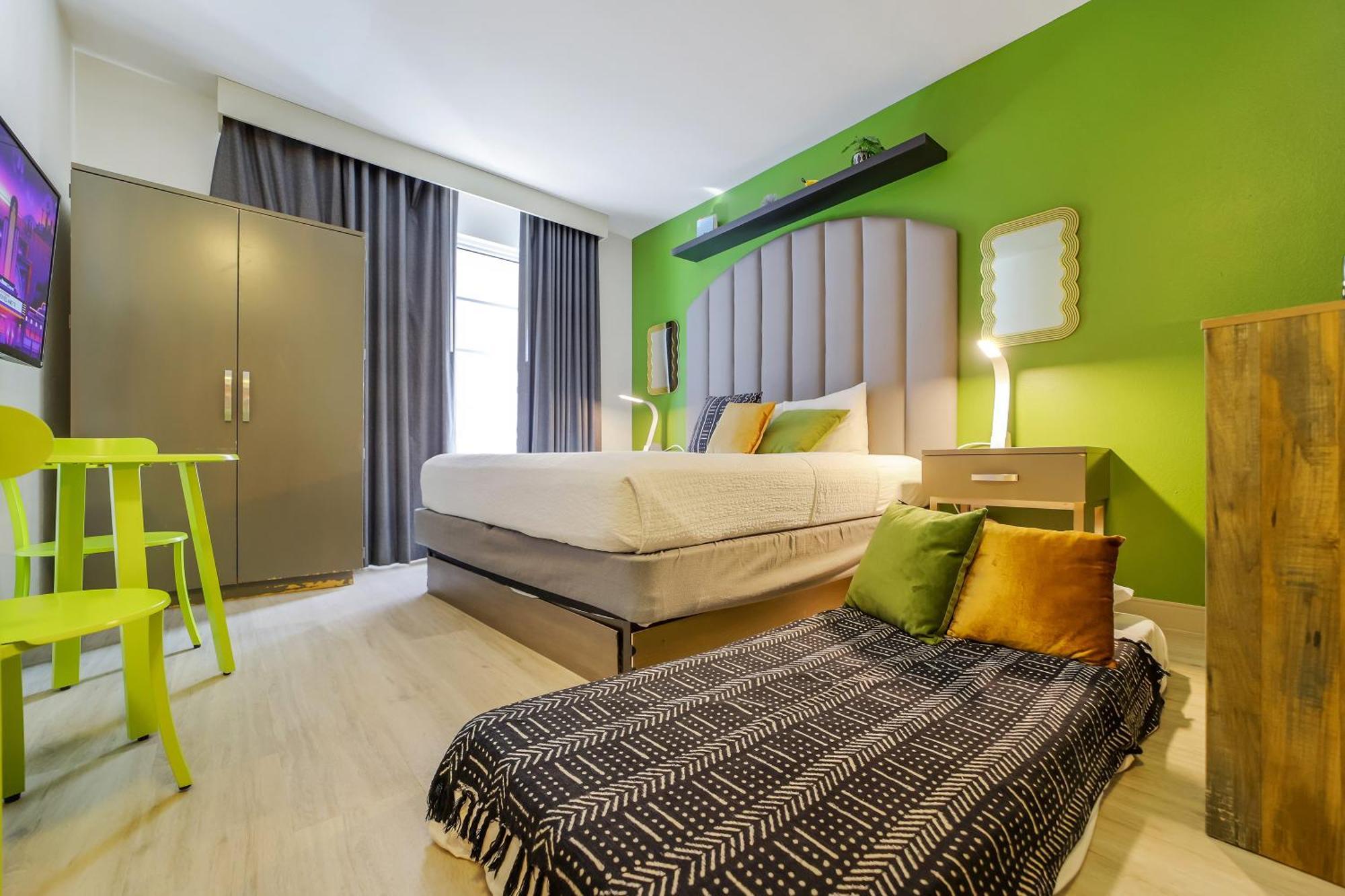 Claremont Aparthotel 3*