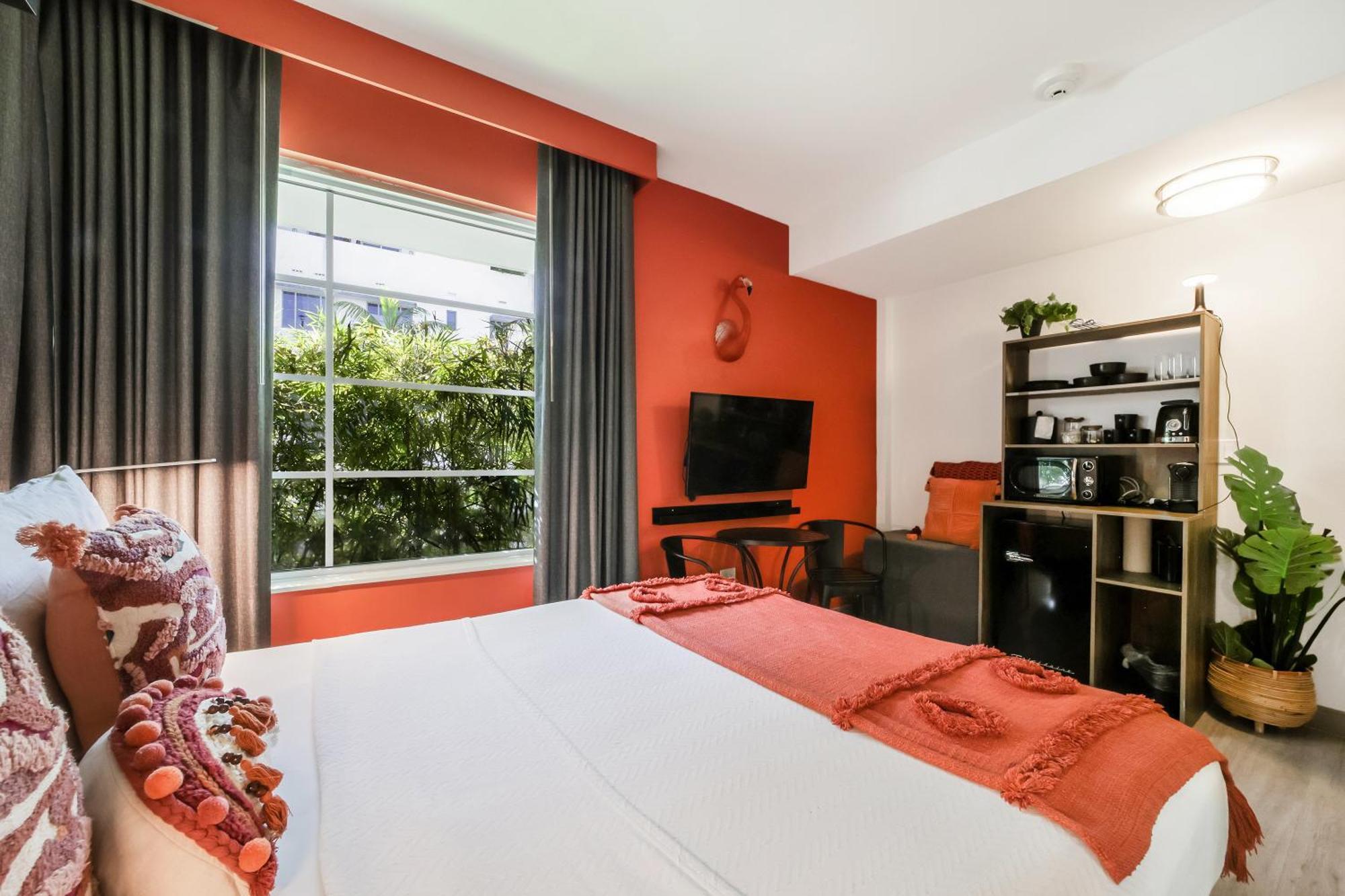 Claremont 3*