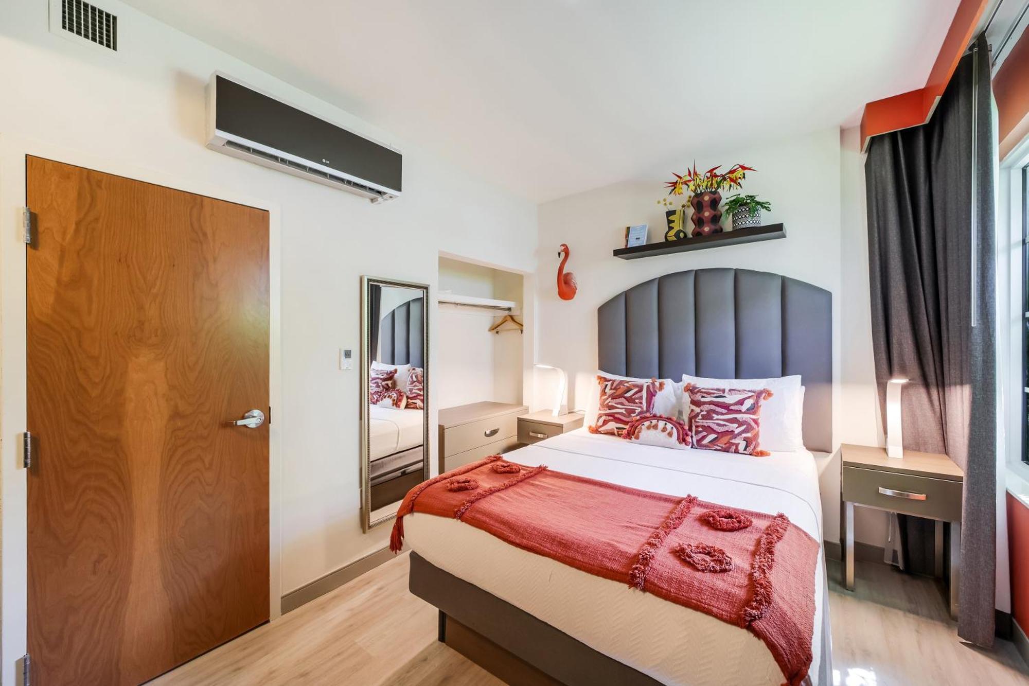 Claremont Aparthotel 3*