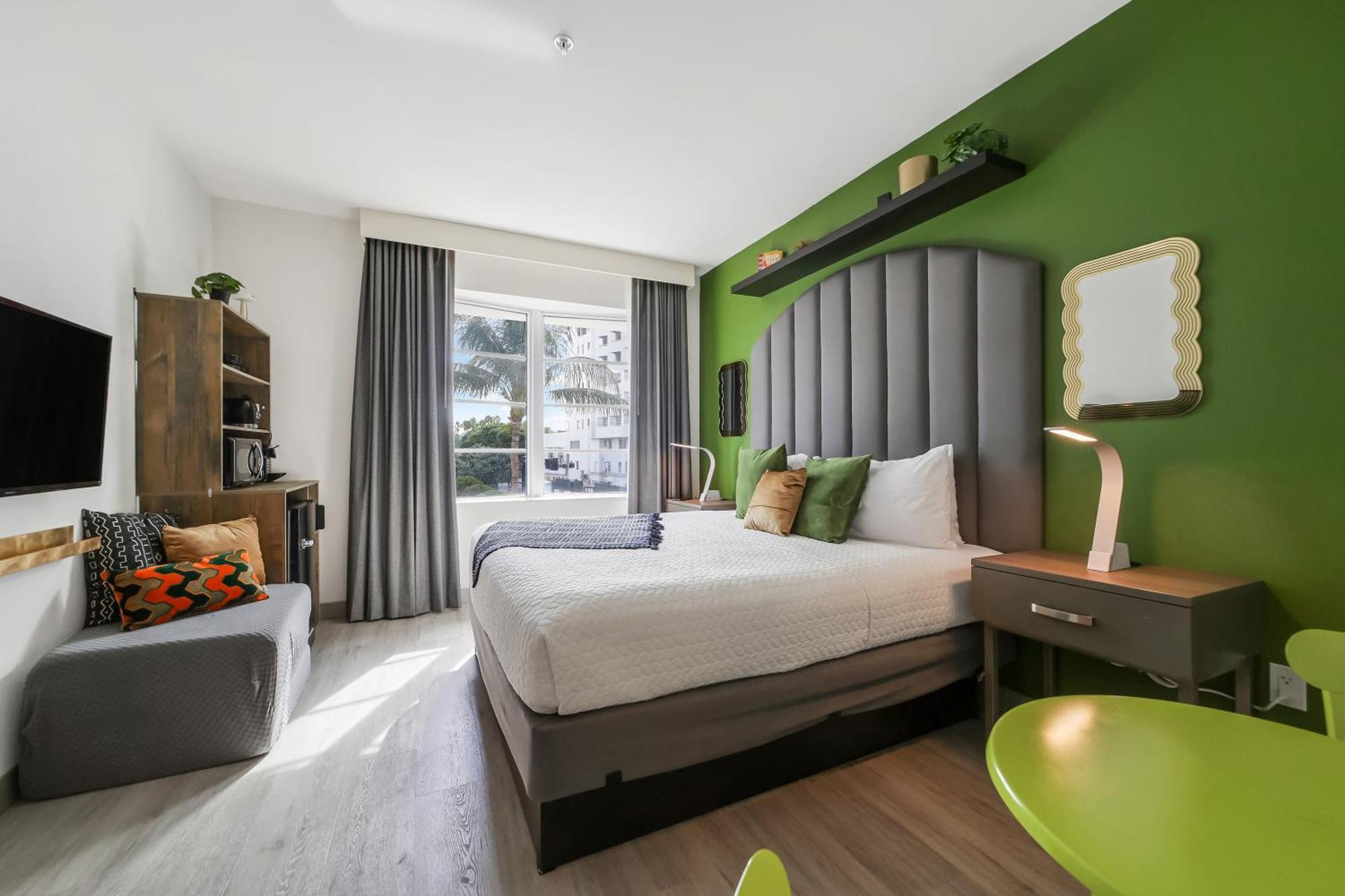 Claremont Aparthotel Miami Beach