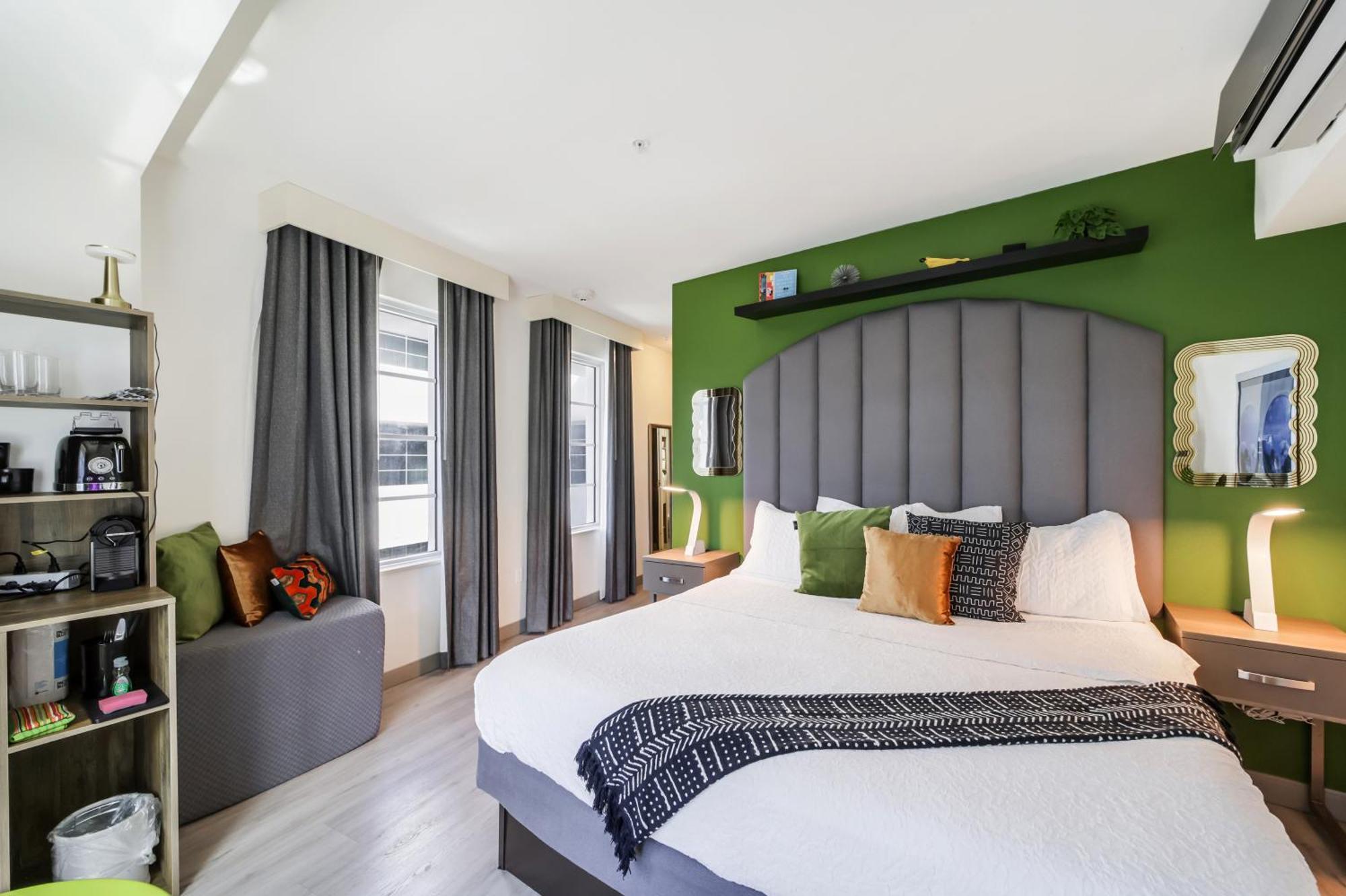 Claremont Aparthotel Miami Beach