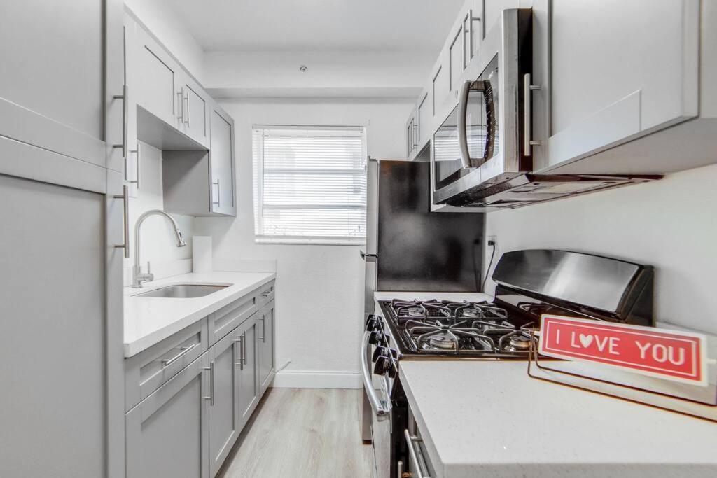Easy Ocean Dr Beach, 2 Queenbeds Apartment Miami Beach