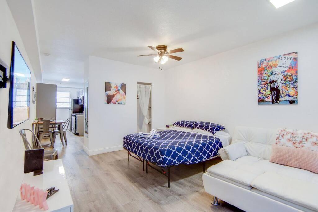 Easy Ocean Dr Beach, 2 Queenbeds * Miami Beach