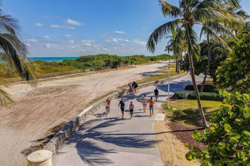 Easy Ocean Dr Beach, 2 Queenbeds *