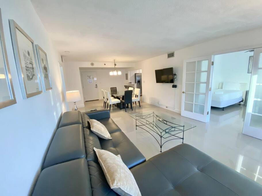 Sabrinas 2br Modern Beachfront Apartment Miami Beach
