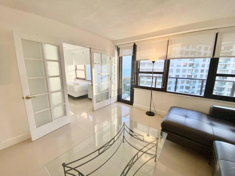 Sabrinas 2br Modern Beachfront *