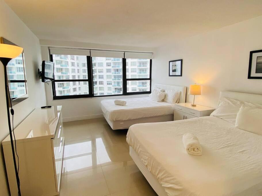 Sabrinas 2br Modern Beachfront Apartment