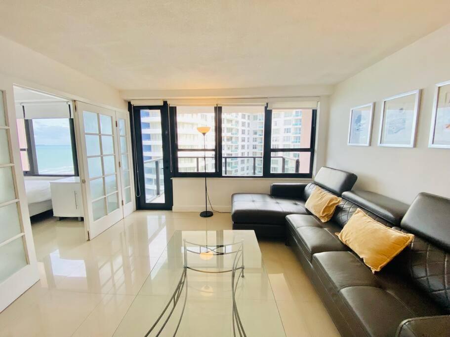 Apartment Sabrinas 2br Modern Beachfront Miami Beach