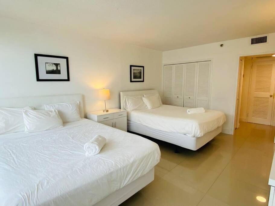 Sabrinas 2br Modern Beachfront *