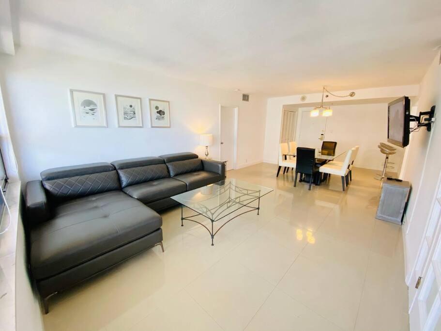 Apartment Sabrinas 2br Modern Beachfront *