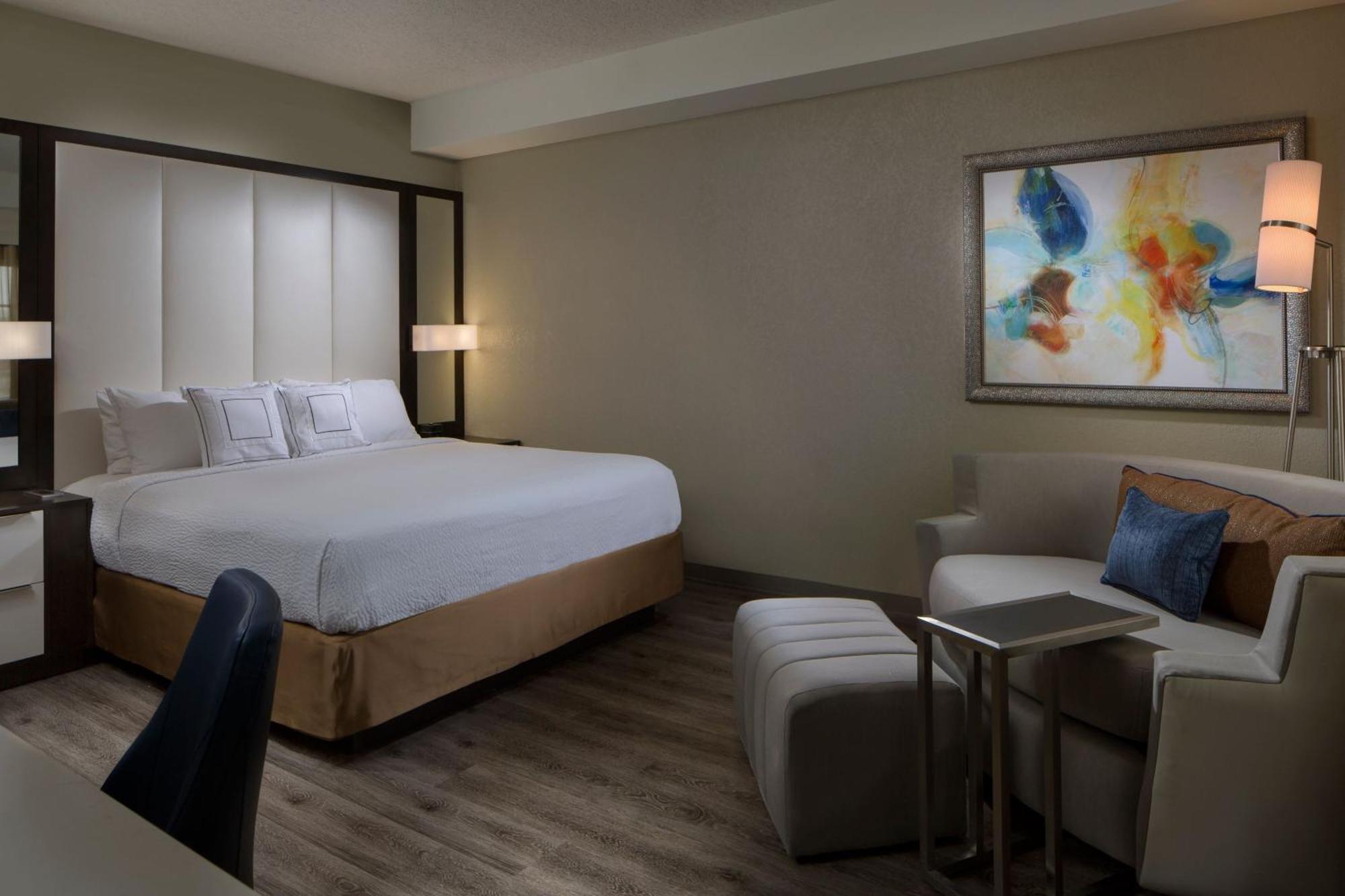 Courtyard Miami South Hotel 3*
