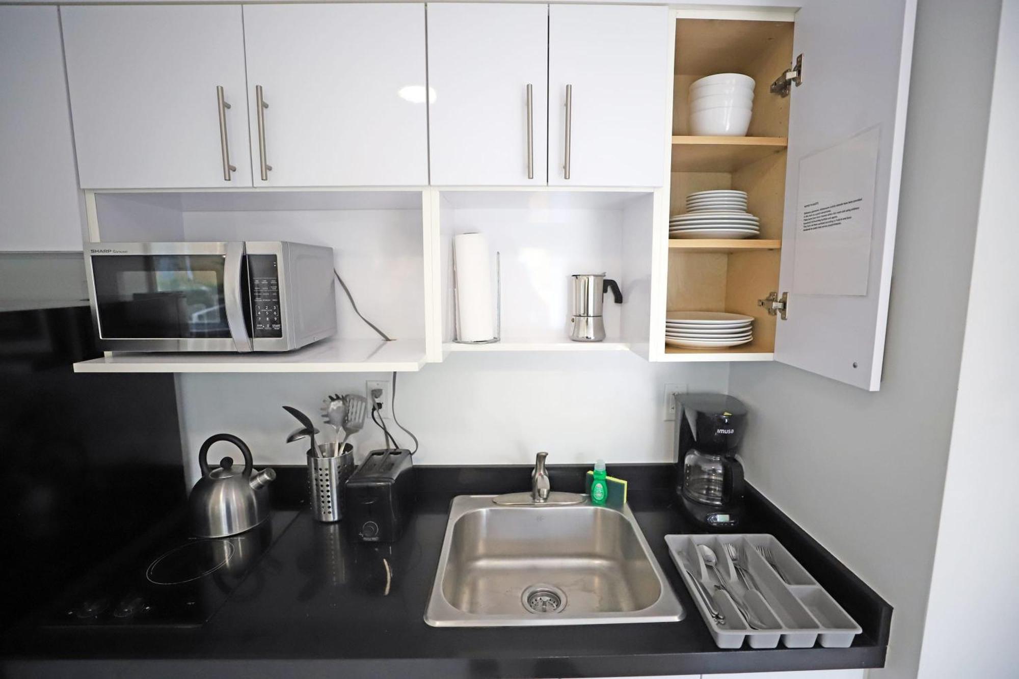 Family Pet Friendly 3 Minute Walk To Miami With Free Parking Apartment Miami Beach