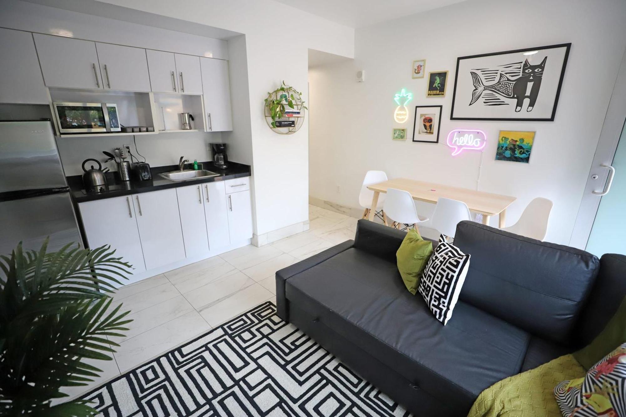 Apartment Family Pet Friendly 3 Minute Walk To Miami With Free Parking