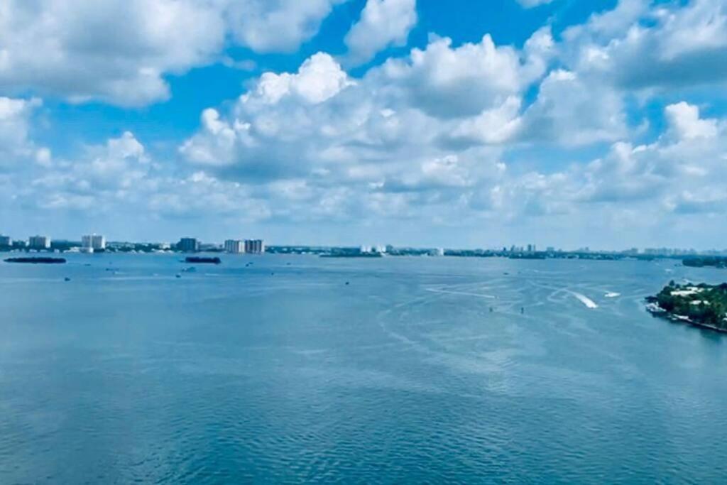 North Bay Village - Perfect View Apartment