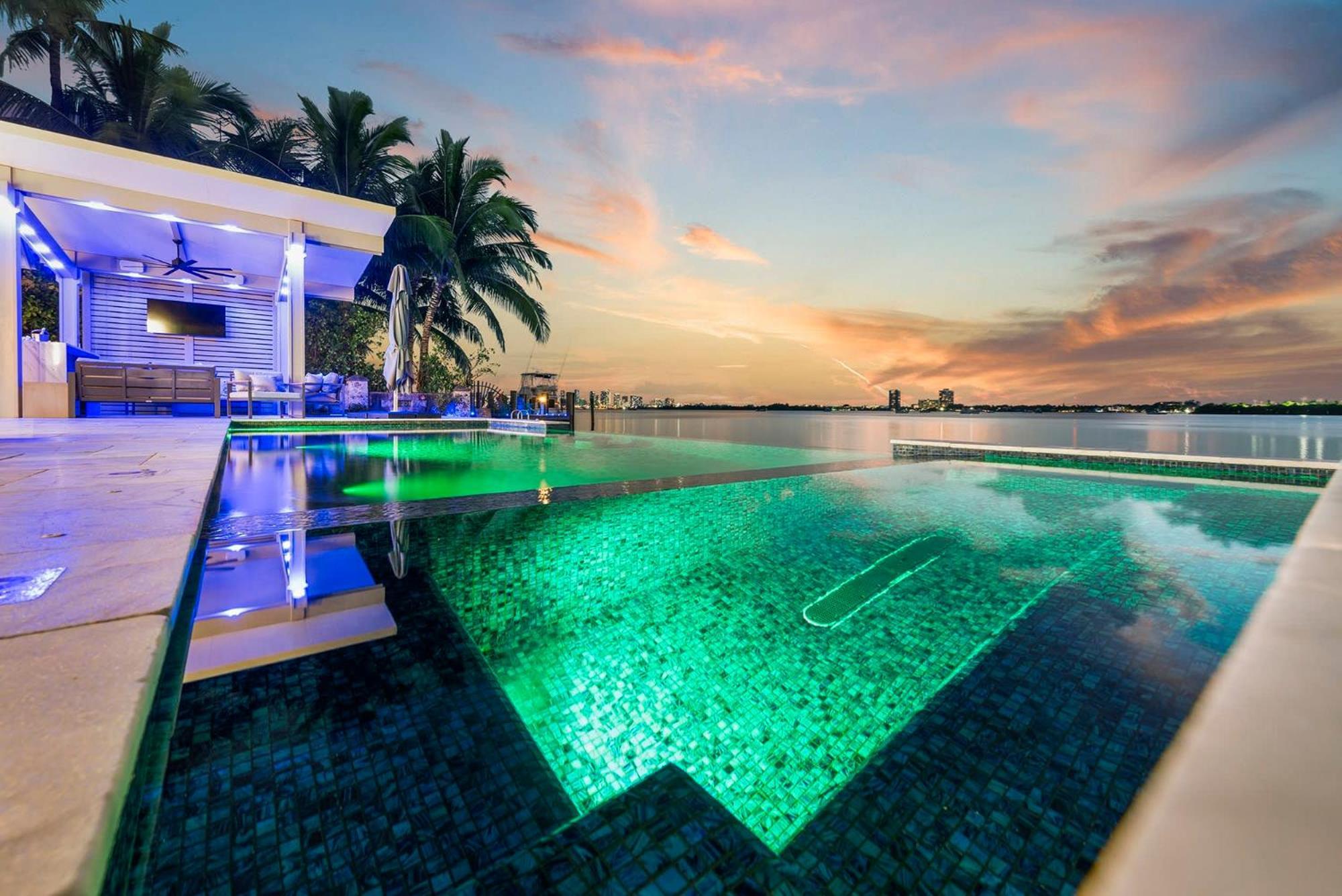 Villa Sunset View On The Bay With Pool *