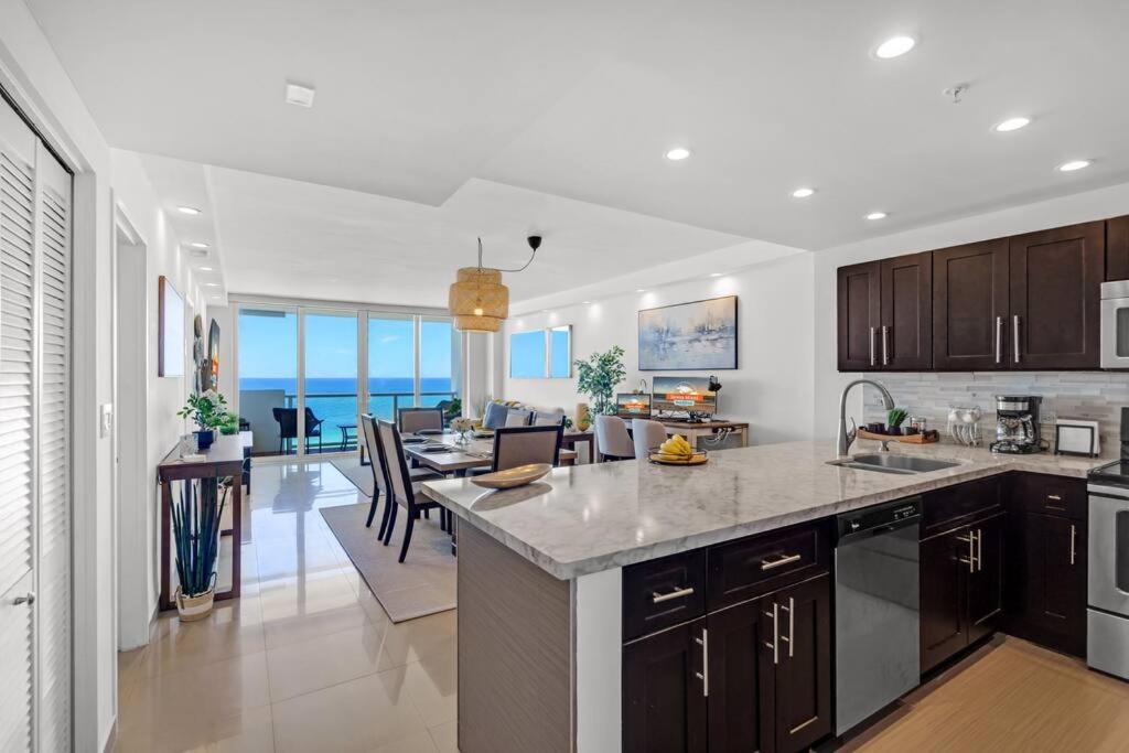 Serena Oceanfront 2 Bedrooms With Direct Oceanview And Parking Apartment *