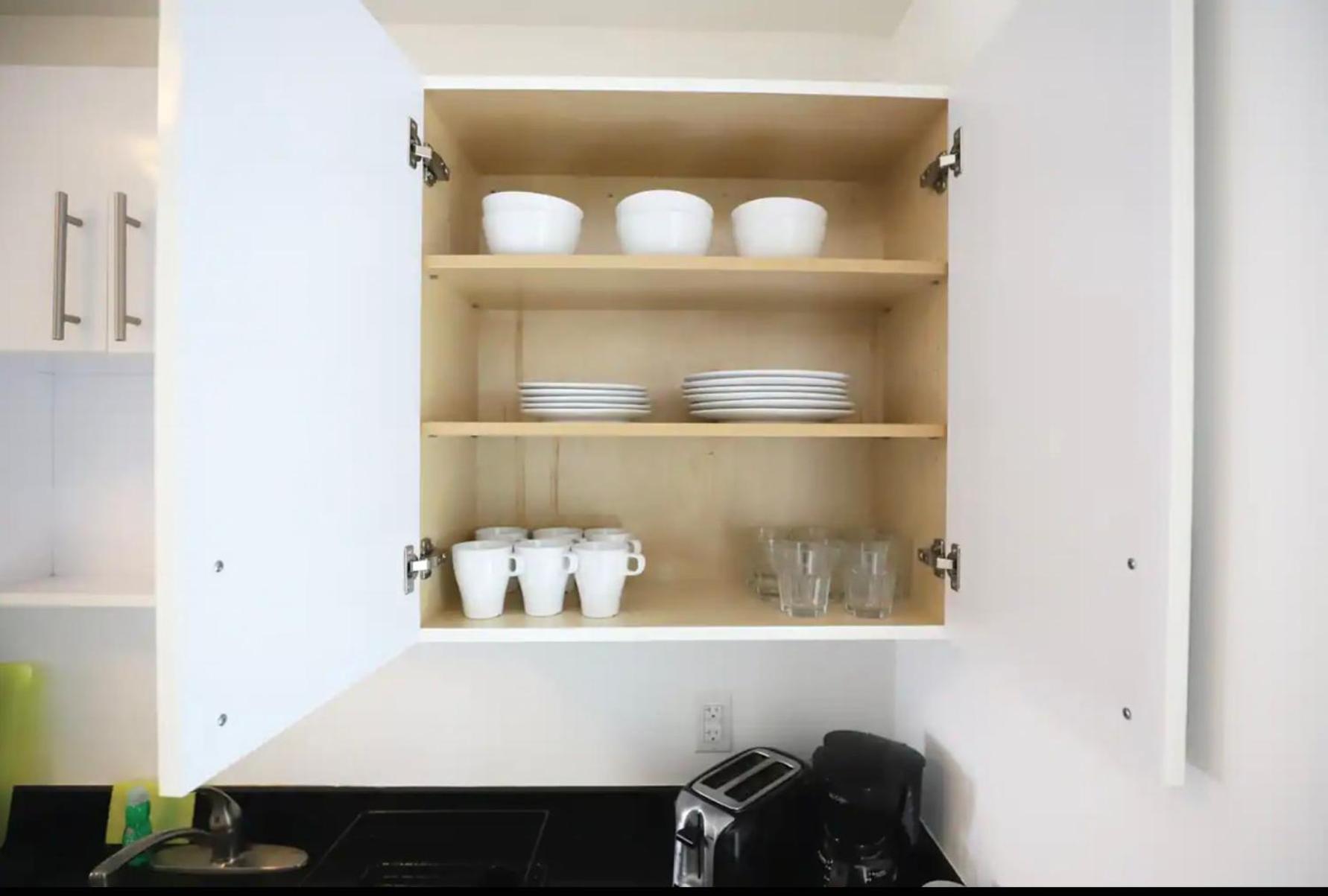 South 2 Bedroom Family & Pet Friendly With Balcony & Free Parking Apartment