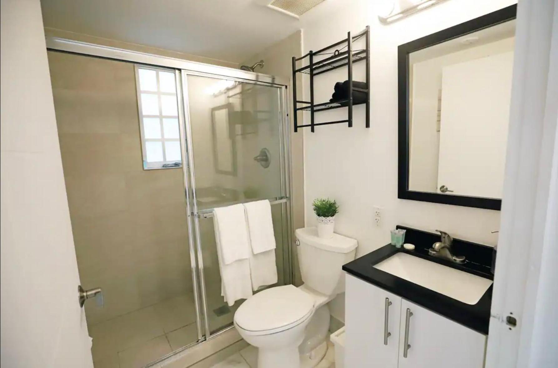 South 2 Bedroom Family & Pet Friendly With Balcony & Free Parking * Miami Beach