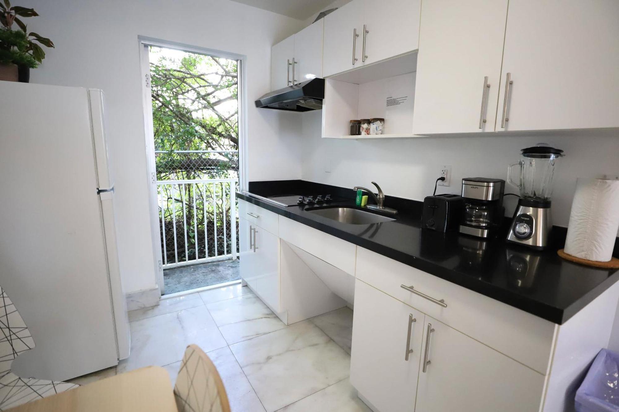Apartment South 2 Bedroom Family Pet Friendly With Free Parking On Premise