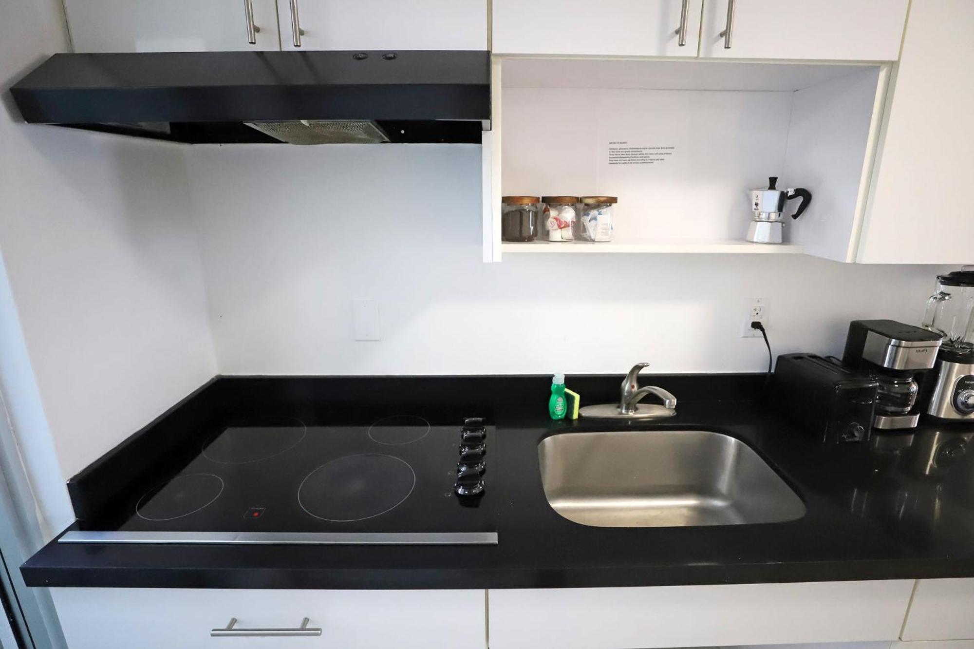 South 2 Bedroom Family Pet Friendly With Free Parking On Premise Apartment