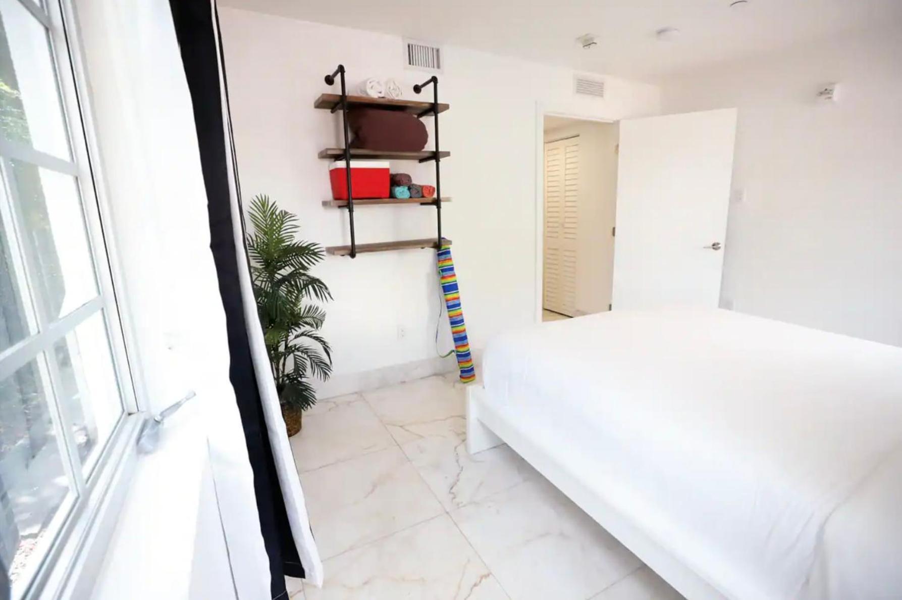 Apartment South 2 Bedroom Family & Pet Friendly With Balcony & Free Parking *