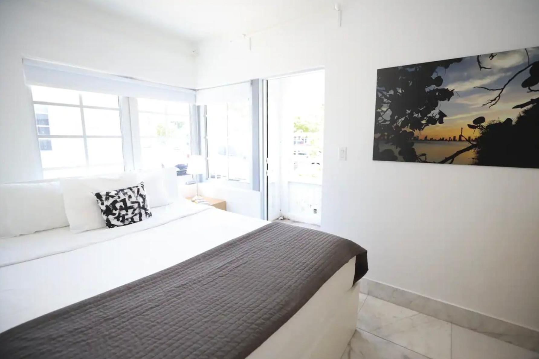 South 2 Bedroom Family & Pet Friendly With Balcony & Free Parking