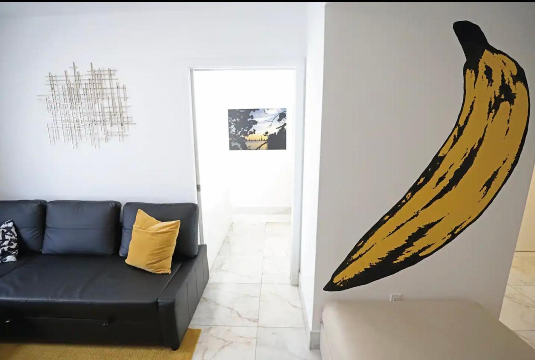 South 2 Bedroom Family & Pet Friendly With Balcony & Free Parking Apartment