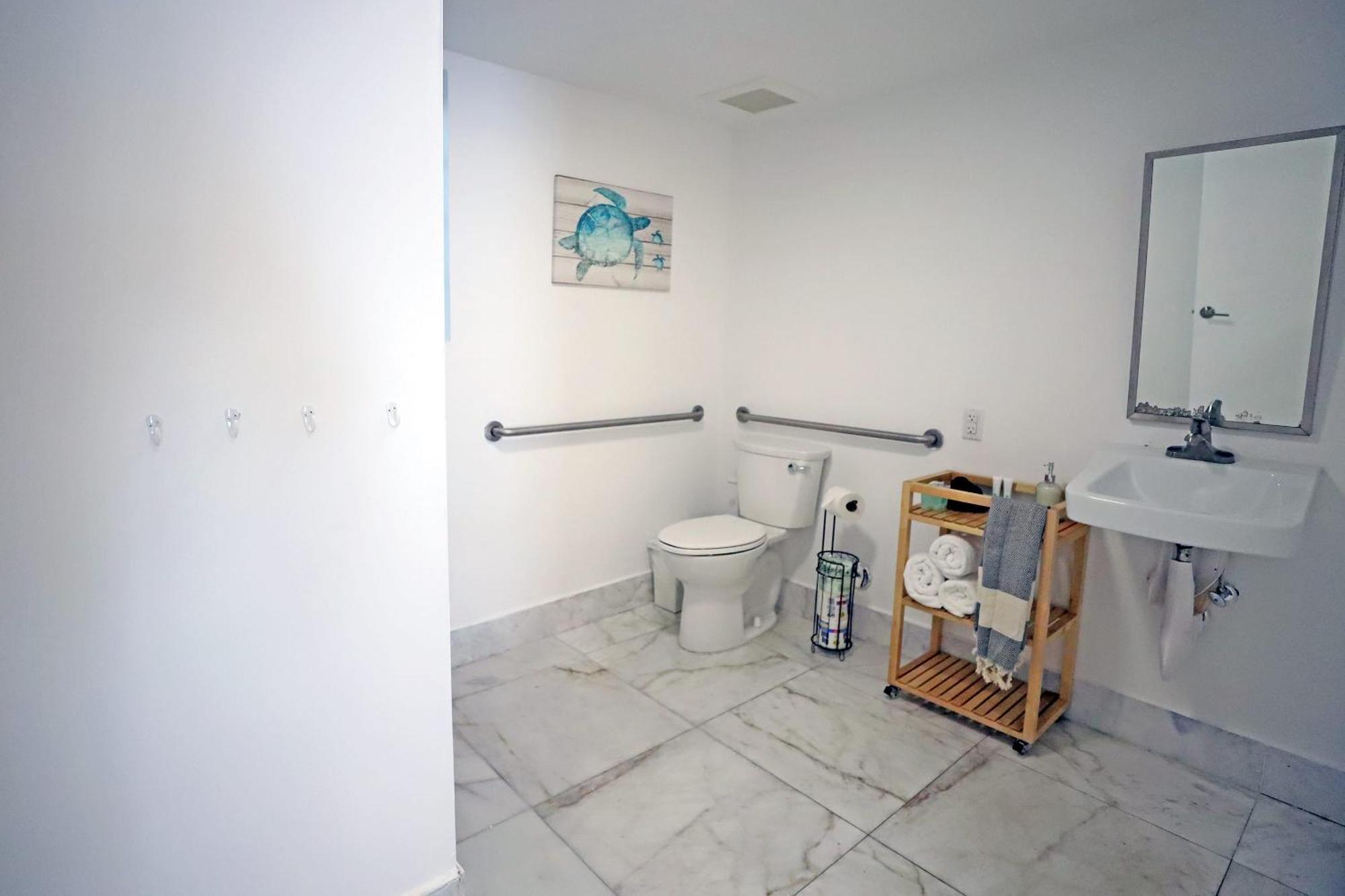 Apartment South 2 Bedroom Family Pet Friendly With Free Parking On Premise Miami Beach