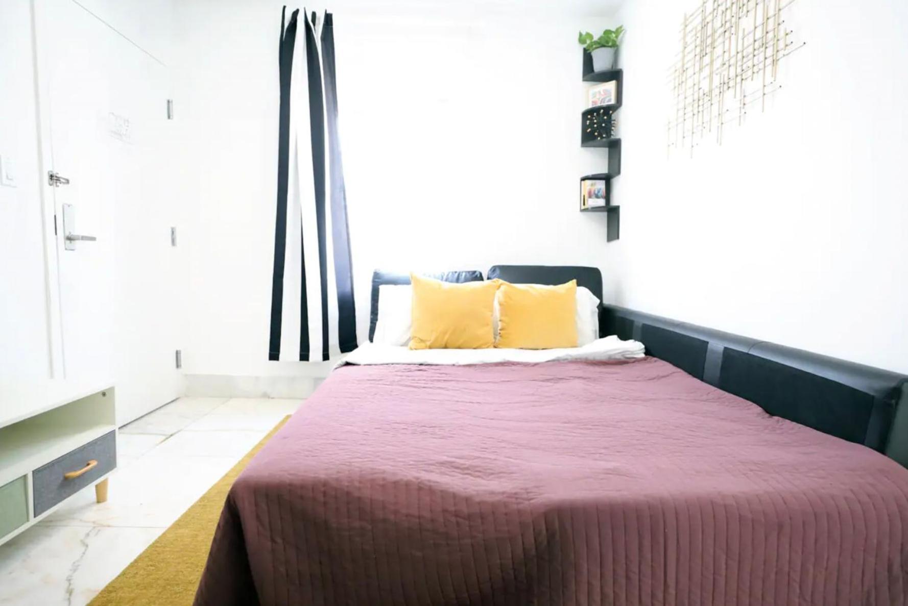 Apartment South 2 Bedroom Family & Pet Friendly With Balcony & Free Parking *