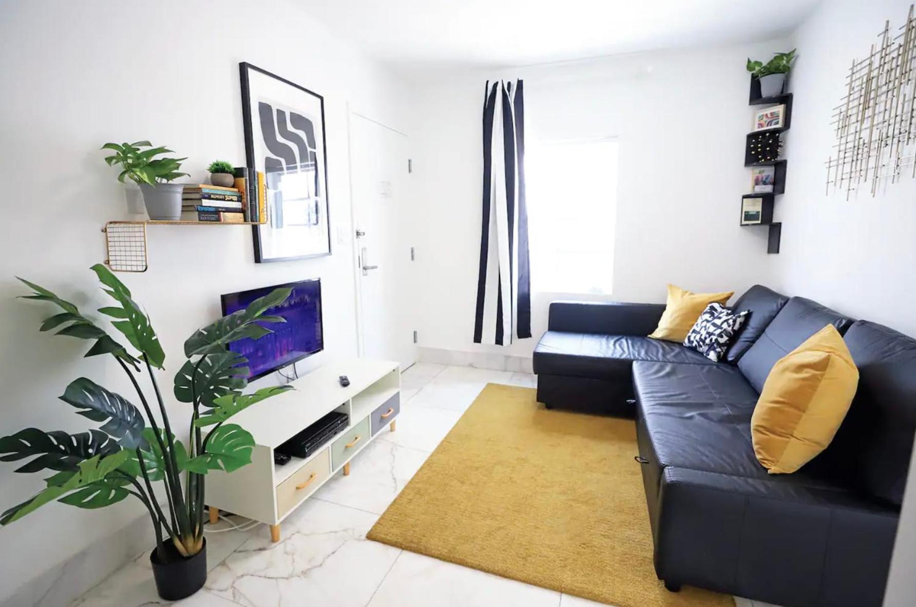 South 2 Bedroom Family & Pet Friendly With Balcony & Free Parking * Miami Beach