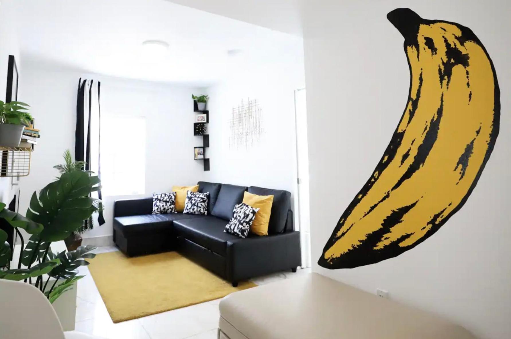 Apartment South 2 Bedroom Family & Pet Friendly With Balcony & Free Parking *