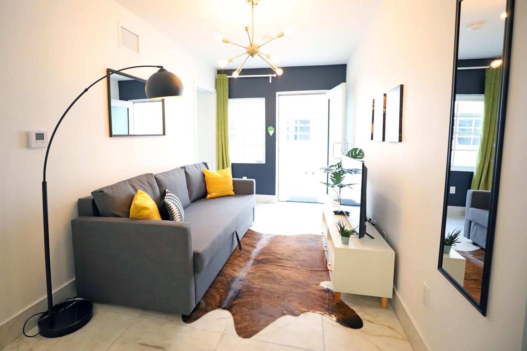 South 2 Bedroom Family Pet Friendly With Free Parking On Premise Miami Beach