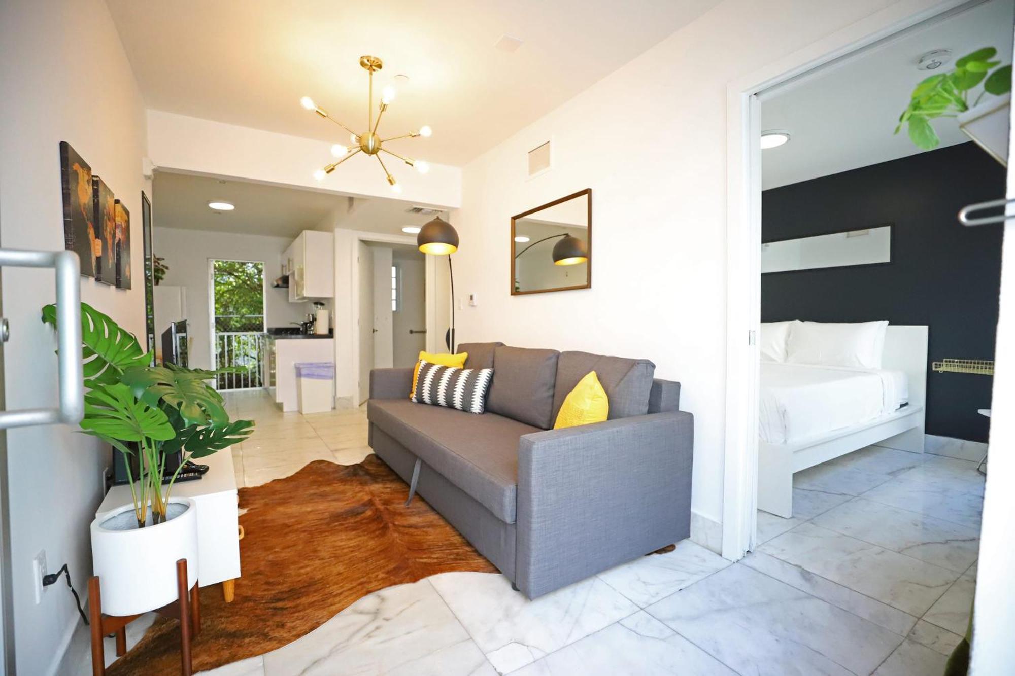 South 2 Bedroom Family Pet Friendly With Free Parking On Premise *