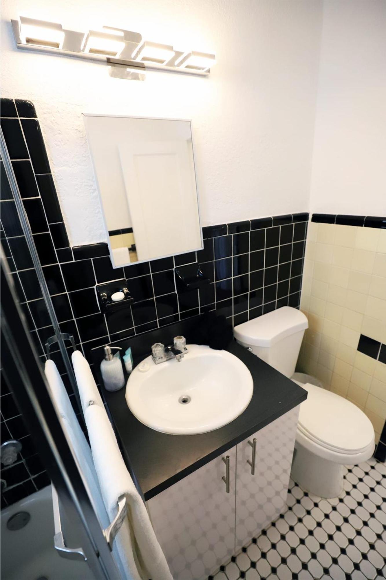 Apartment South Free Parking Family & Pet Friendly Walk To & Bay *