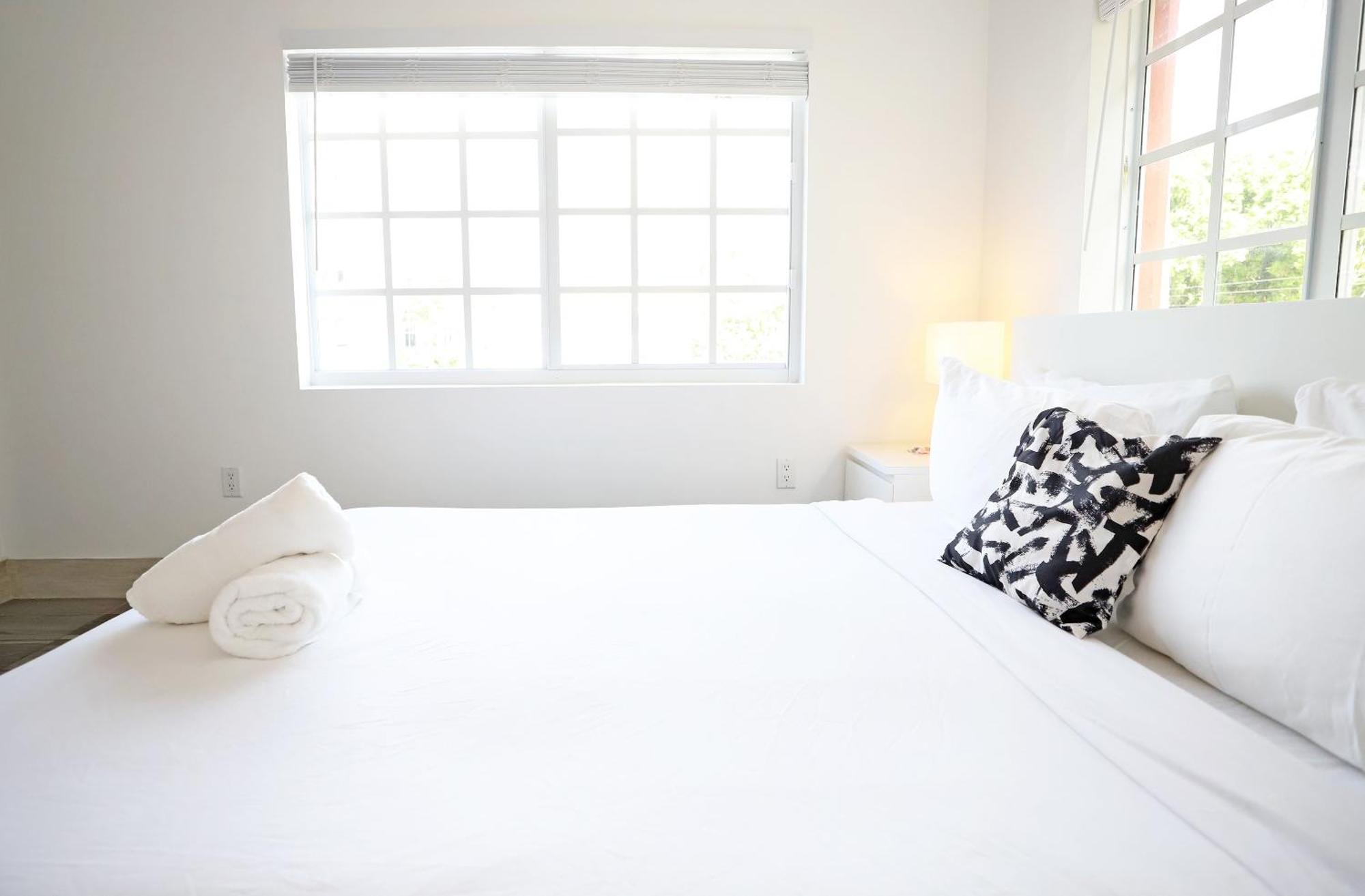 Apartment South 2 Bedroom 2 Bathroom Steps To Ocean Drive
