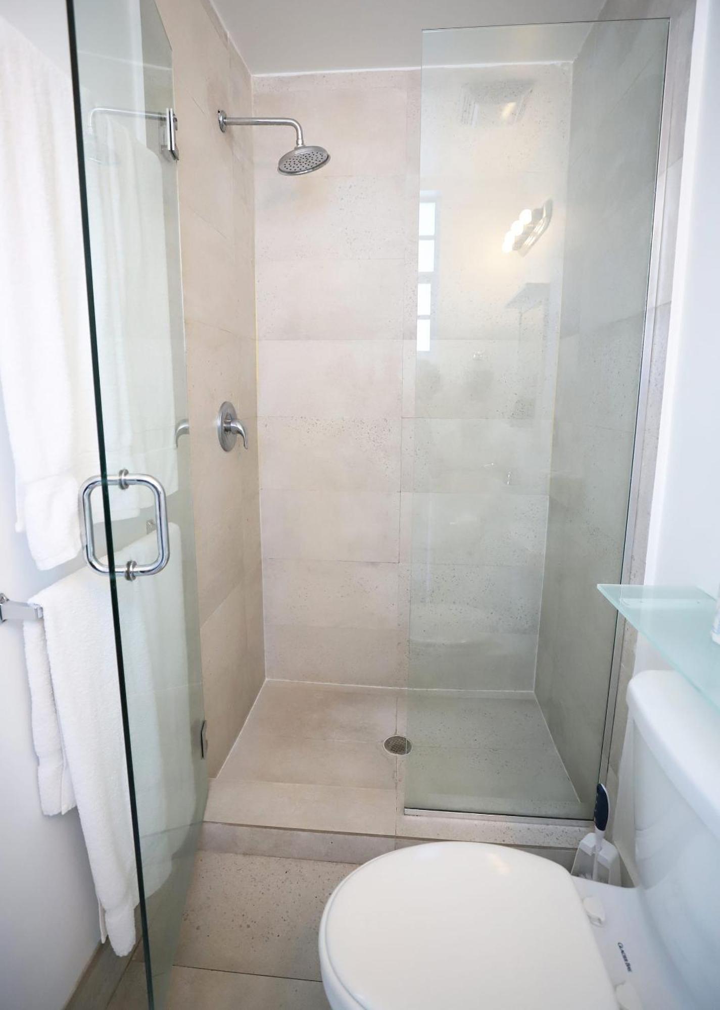Apartment South 2 Bedroom 2 Bathroom Steps To Ocean Drive