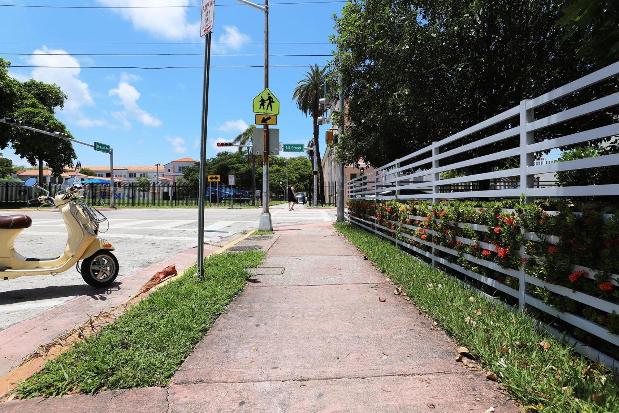 Apartment South 2 Bedroom 2 Bathroom Steps To Ocean Drive Miami Beach