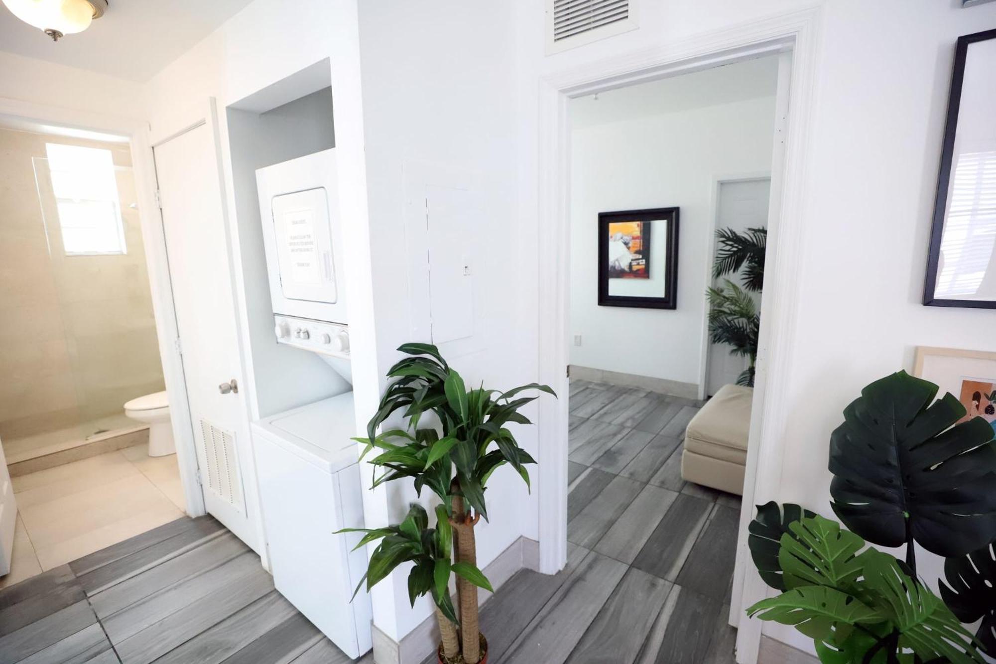 3 Minute Walk To 2 Bedroom Family Friendly With No Pet Fee