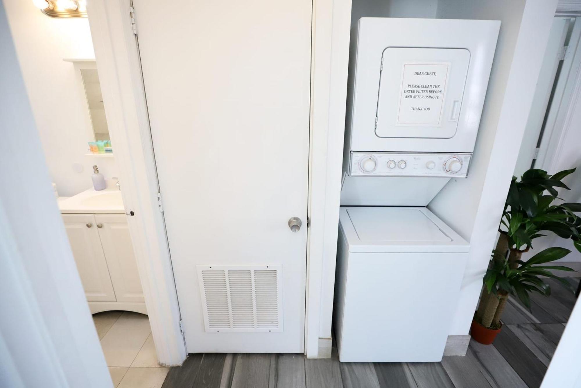 3 Minute Walk To 2 Bedroom Family Friendly With No Pet Fee Apartment *
